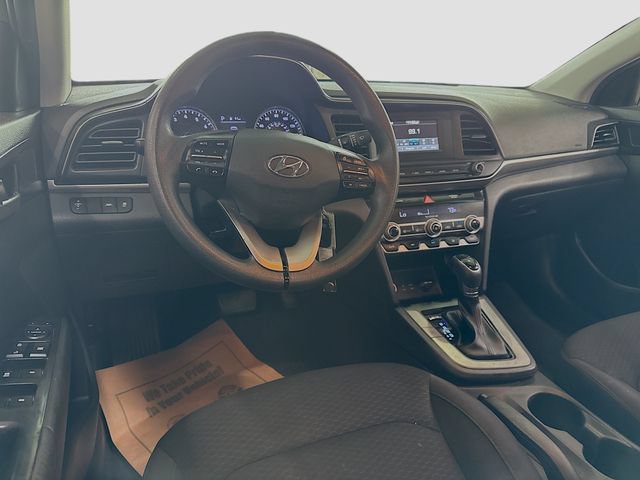 Used 2020 Hyundai Elantra SE w/ Cargo Package (C1) FWD image 18