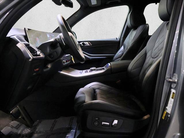 Used 2026 BMW X5 xDrive50e w/ Premium Package AWD/4WD image 4