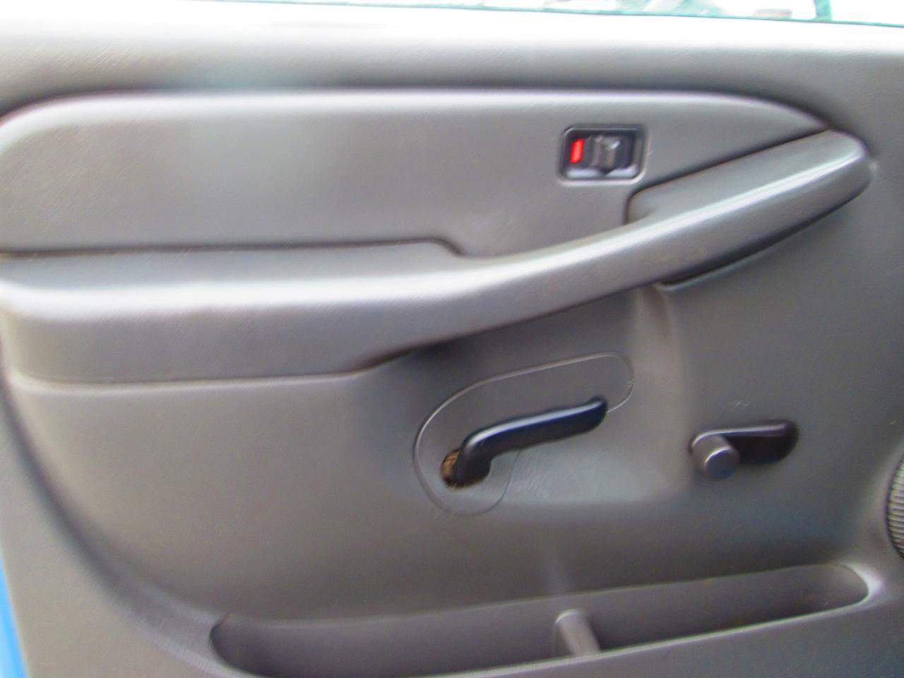 Used 2007 Chevrolet Silverado 3500 2WD Reg Cab 161.5 WB, 84.9 C w/ Heavy-Duty Power Package image 4