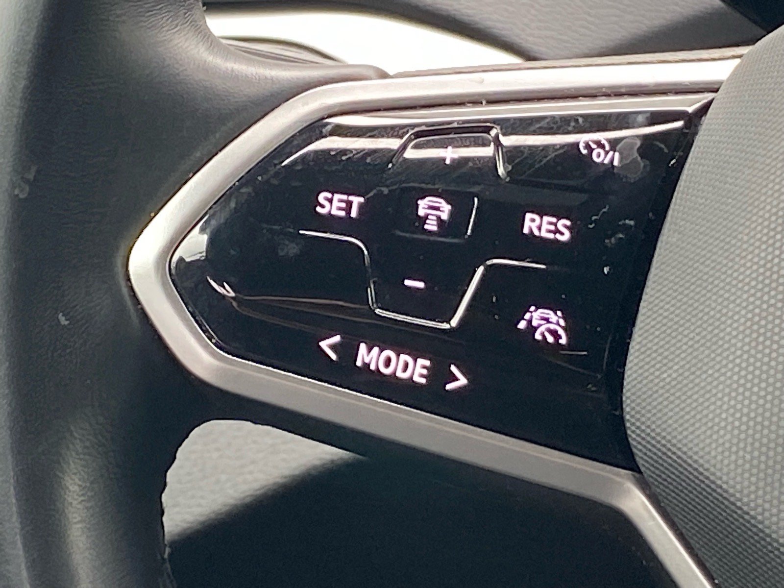 Certified 2022 Volkswagen ID.4 Pro RWD image 9