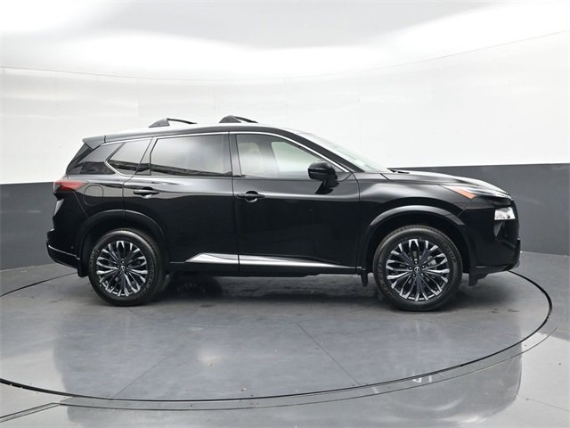 New 2026 Nissan Rogue Platinum image 3