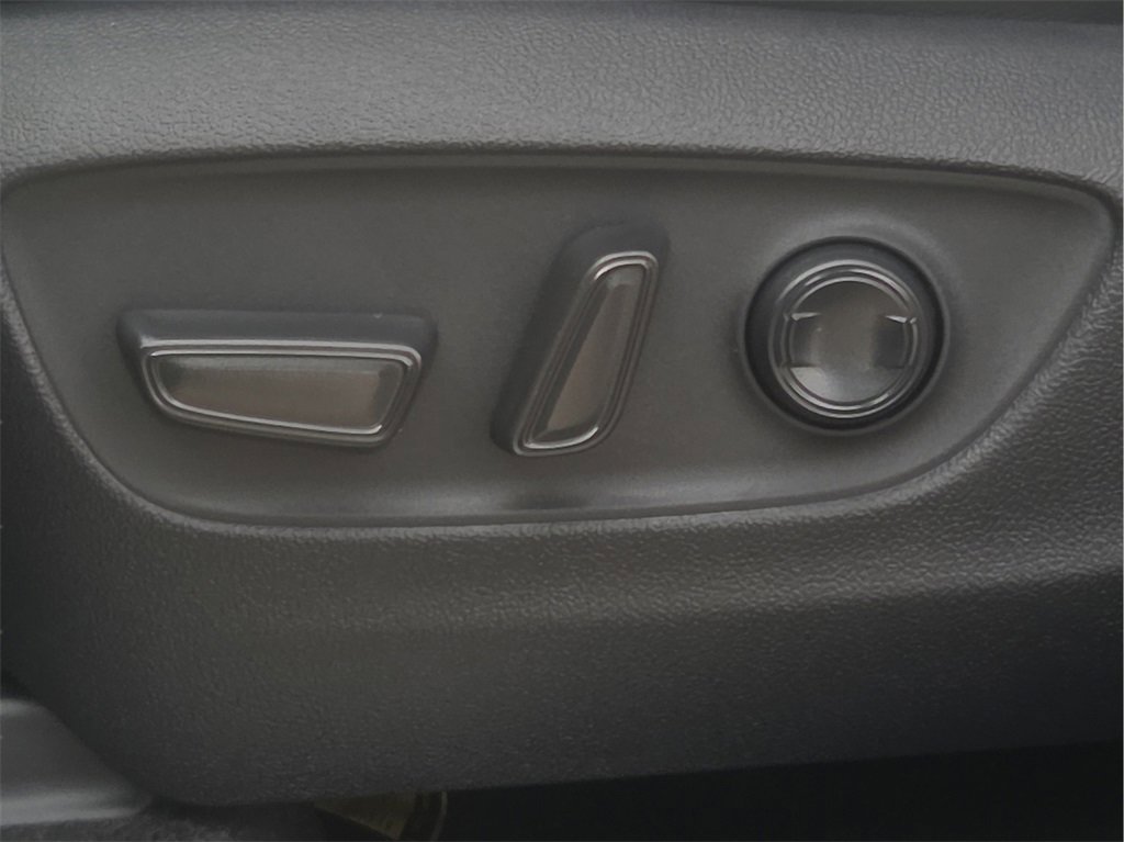 New 2026 Toyota Highlander Platinum image 19