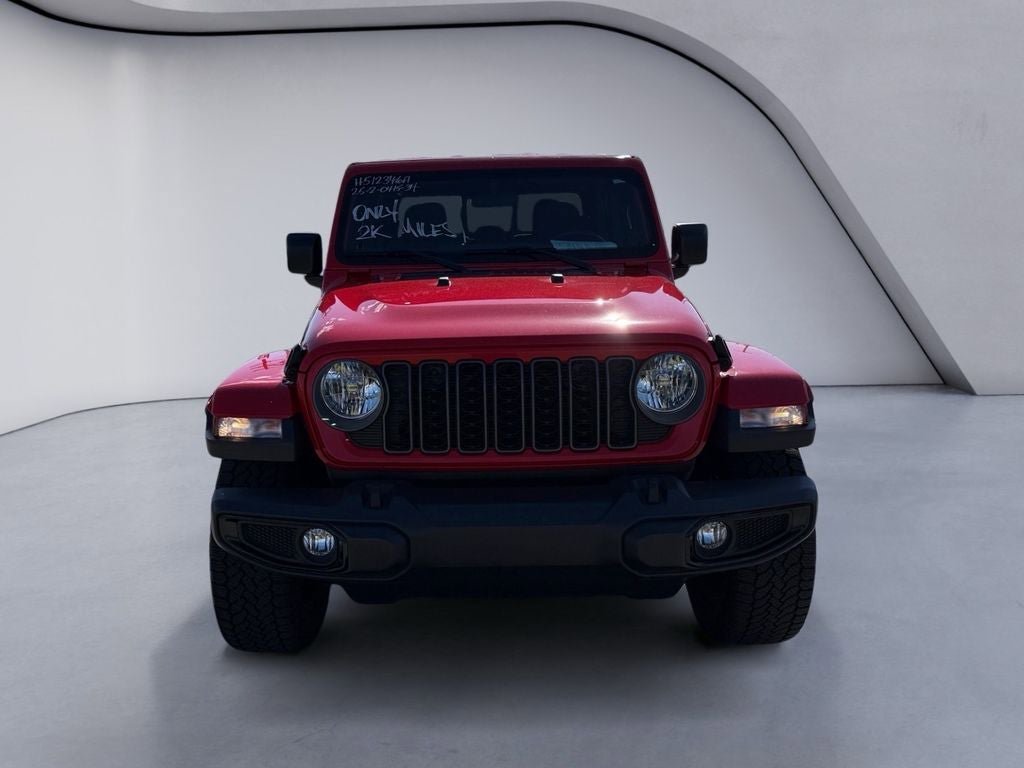 Used 2025 Jeep Gladiator Sport AWD/4WD image 8