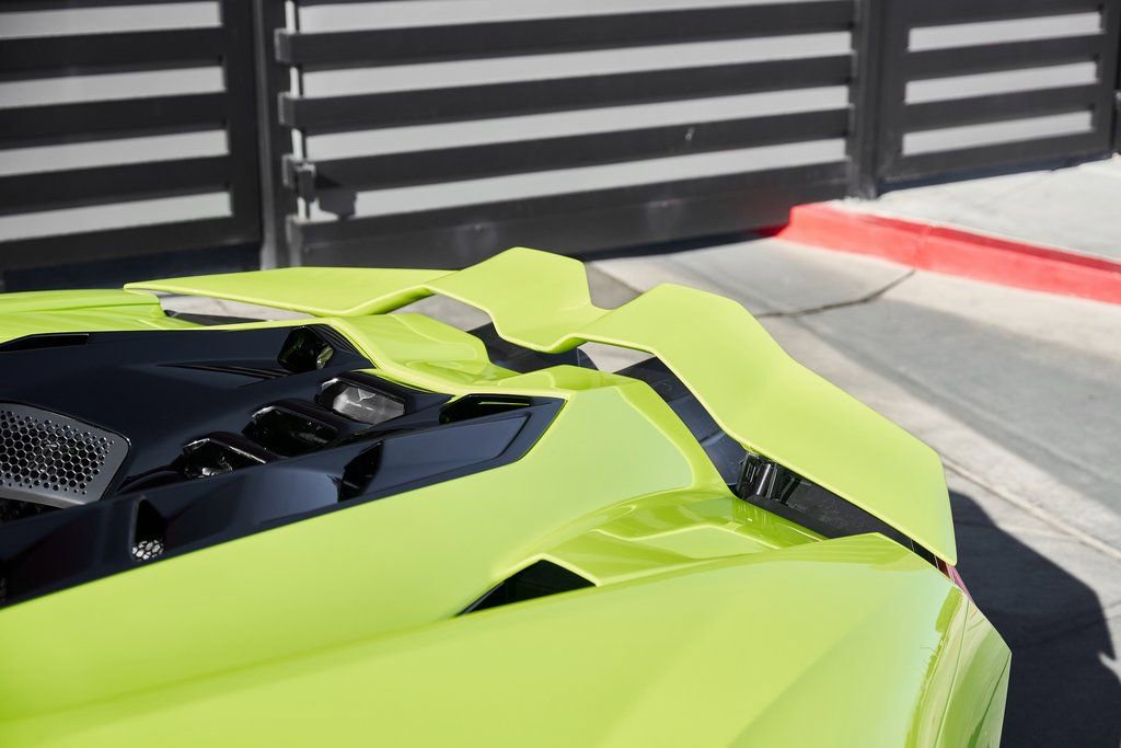 Used 2025 Lamborghini Revuelto AWD/4WD image 12
