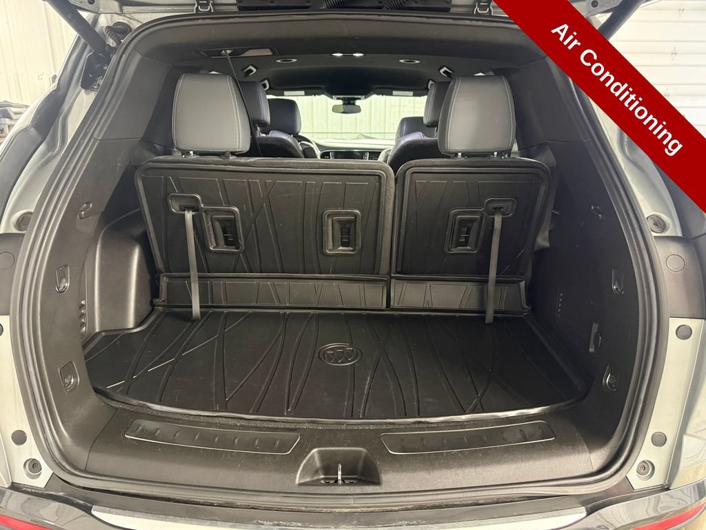 Used 2023 Buick Enclave Essence w/ Sport Touring Edition AWD/4WD image 39