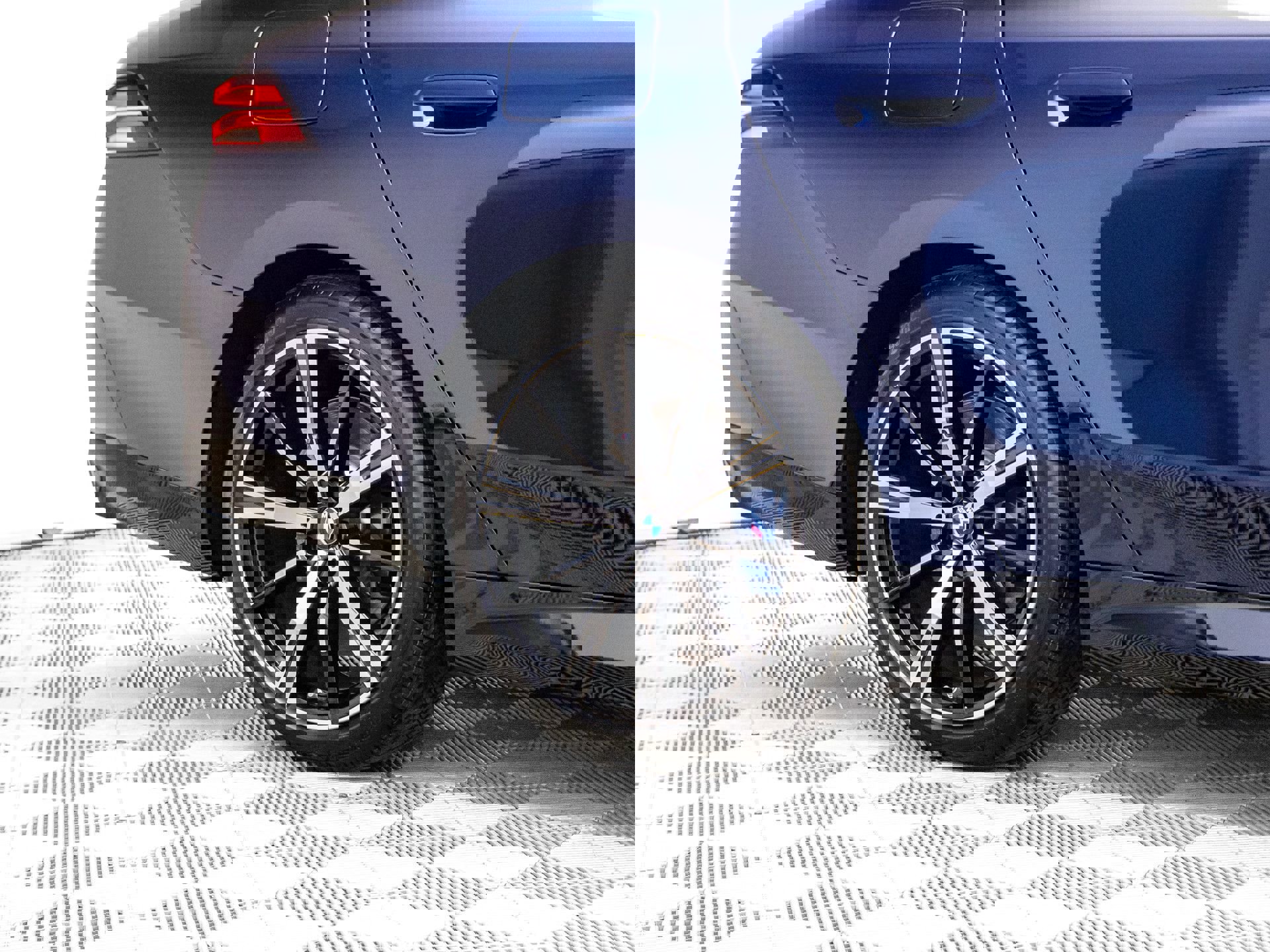 New 2026 BMW 540i xDrive w/ M Sport Package image 38