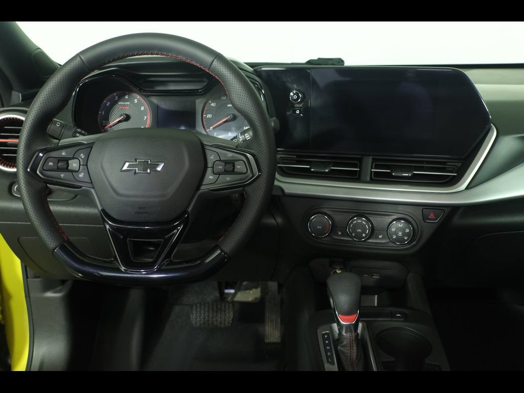 Used 2024 Chevrolet Trax RS FWD image 13
