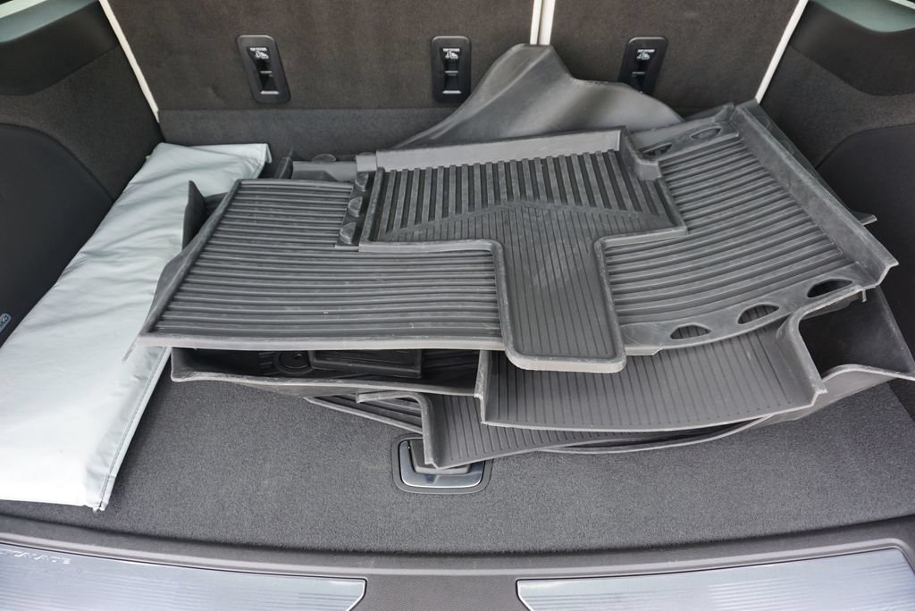 Used 2025 Cadillac Escalade ESV V AWD/4WD image 59