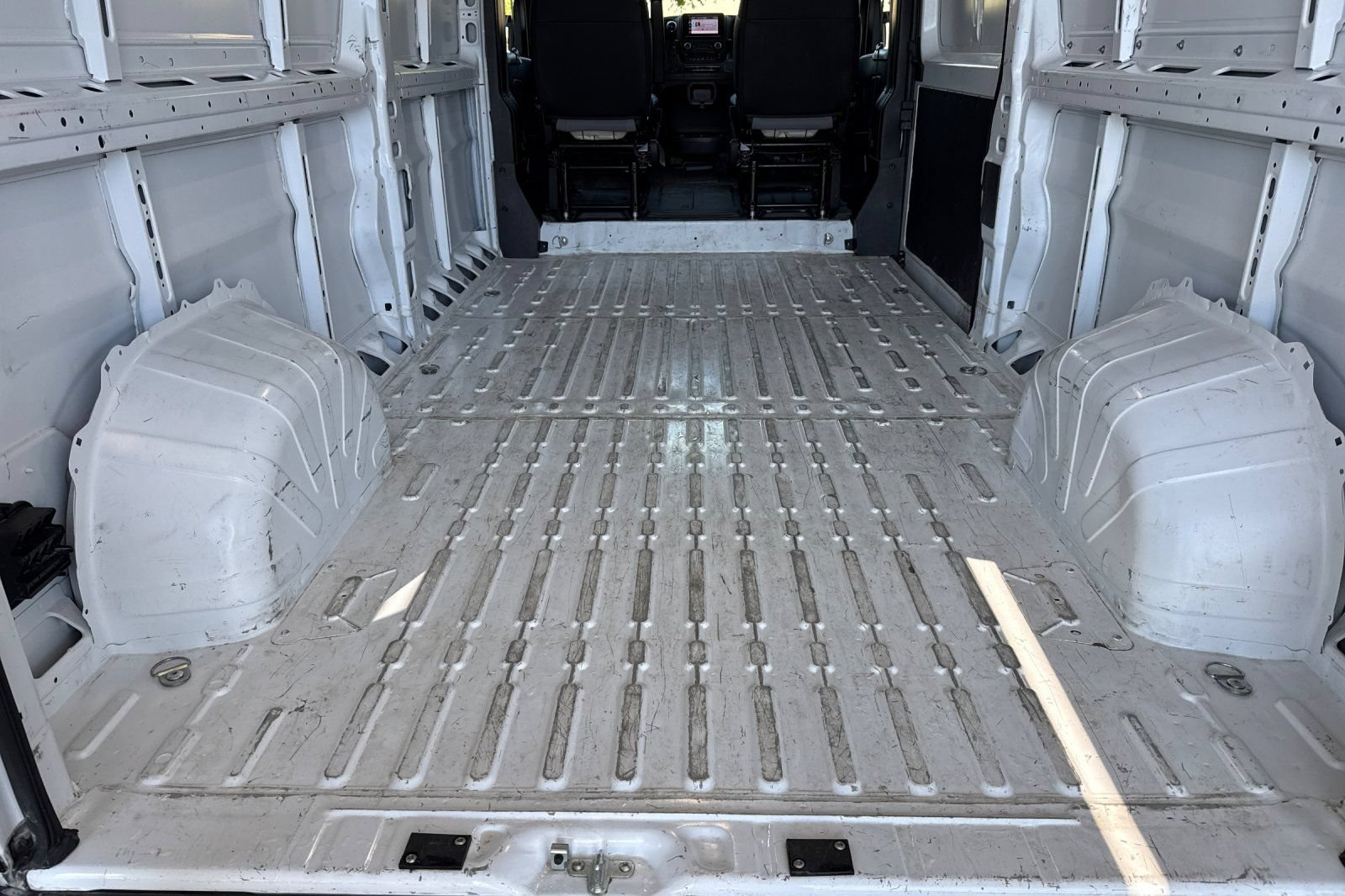 Used 2025 RAM ProMaster 2500 w/ Convenience Group FWD image 20