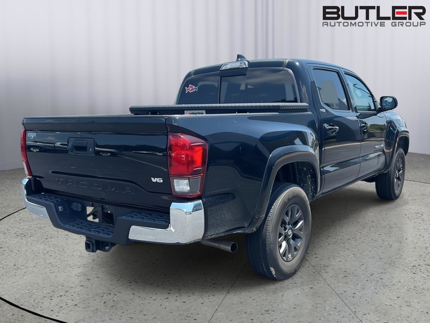 Used 2022 Toyota Tacoma SR5 RWD image 4