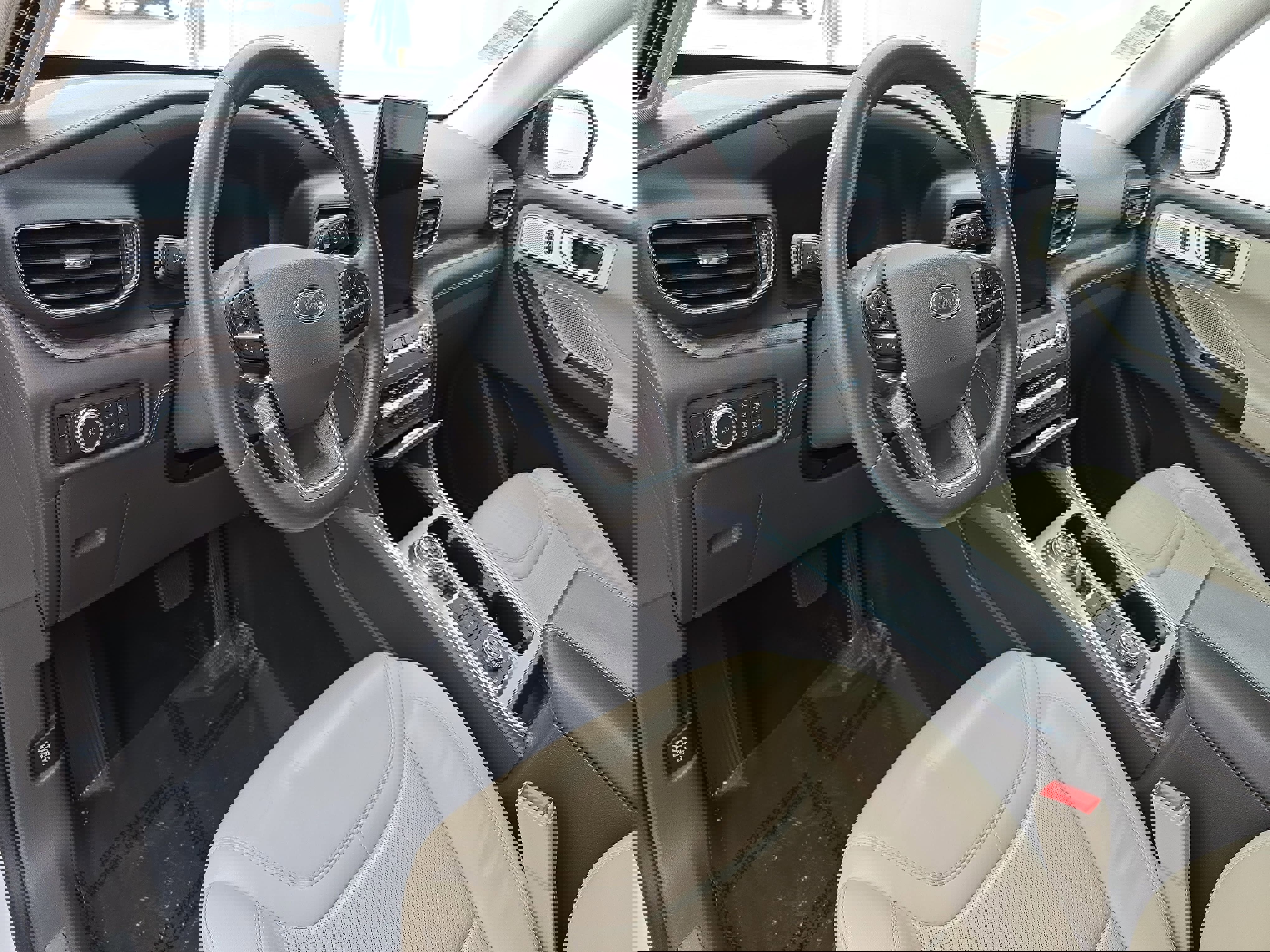 Used 2020 Ford Explorer Platinum w/ Premium Technology Package image 17