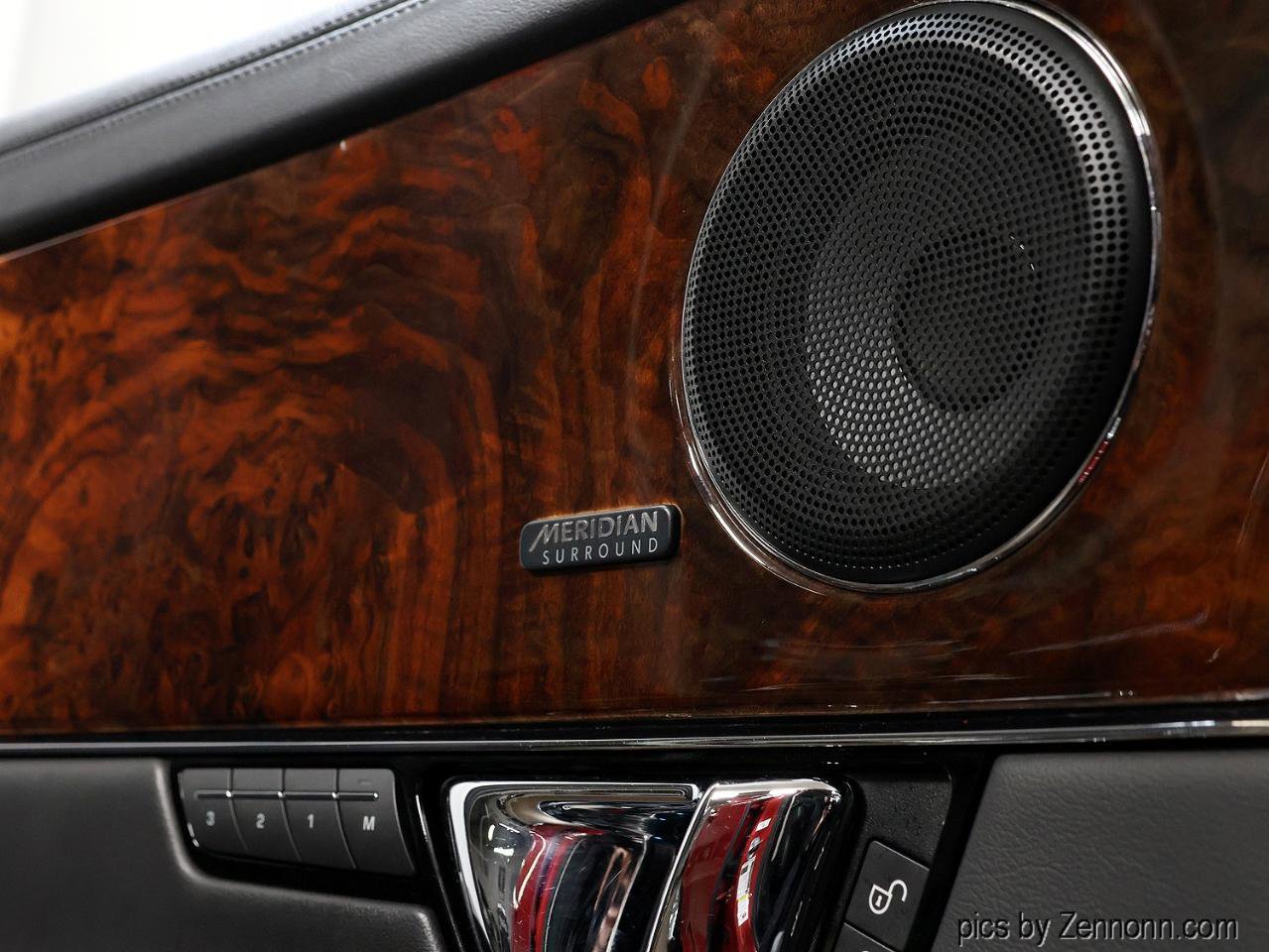 Used 2018 Jaguar XJ R-Sport image 28