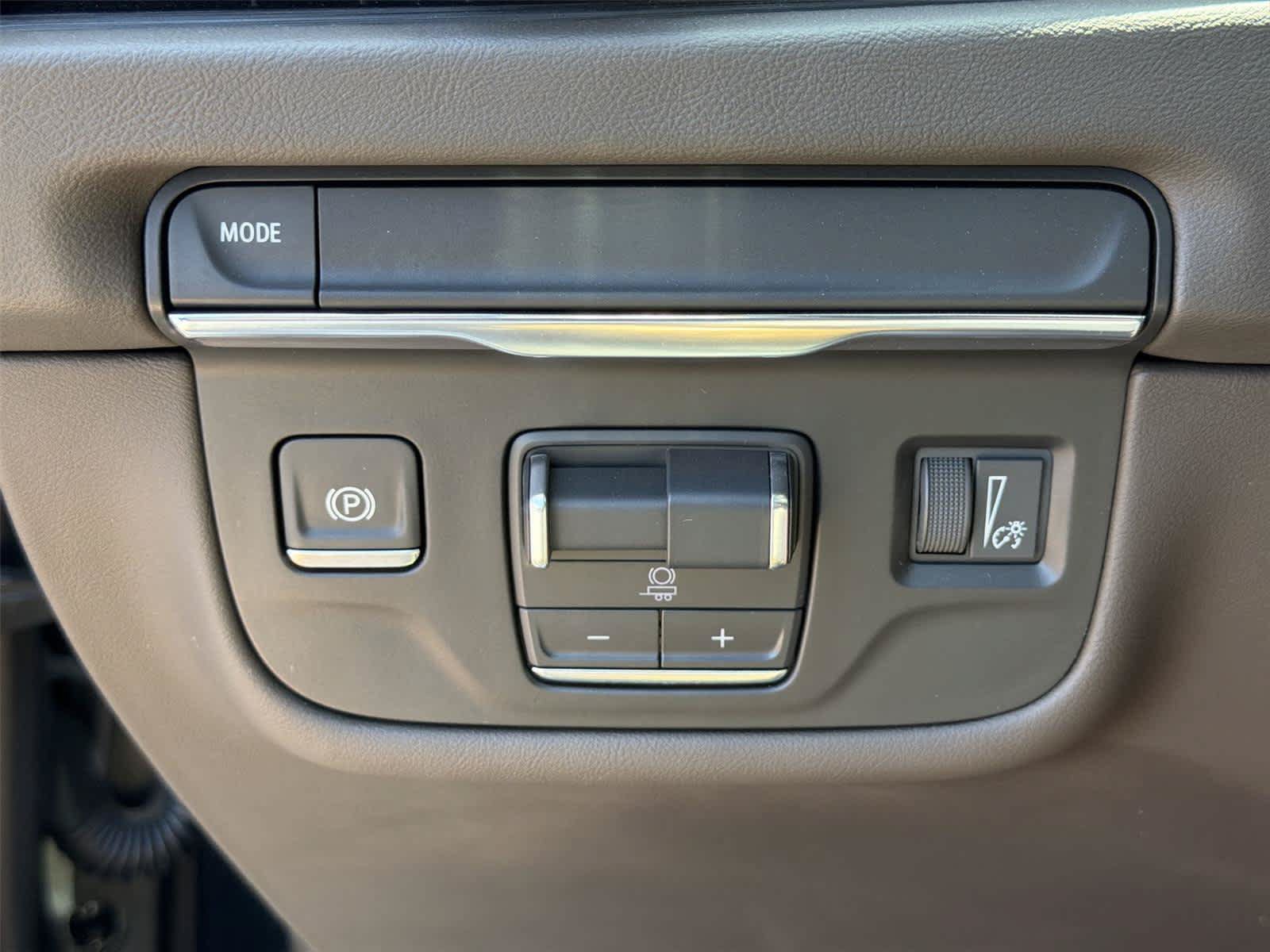 Used 2025 Cadillac Escalade Premium Luxury RWD image 39