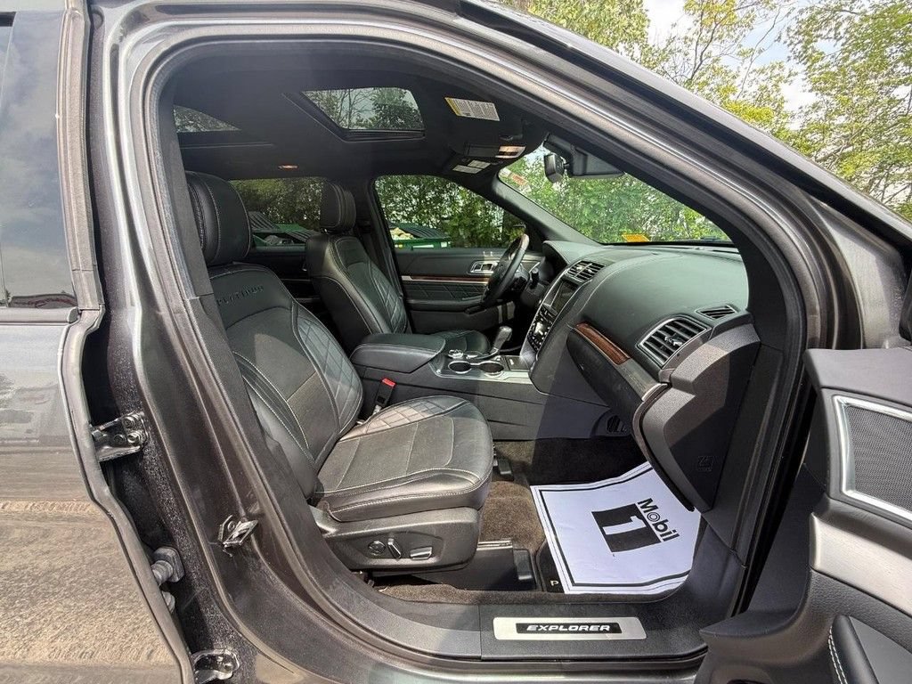 Used 2018 Ford Explorer Platinum AWD/4WD image 12