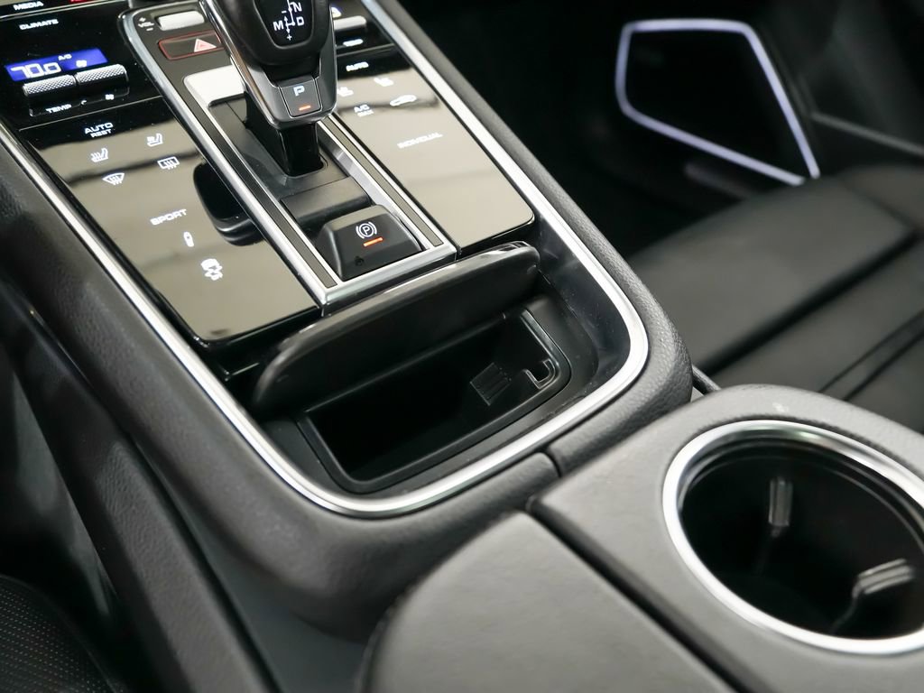 Certified 2022 Porsche Panamera 4 Executive image 36