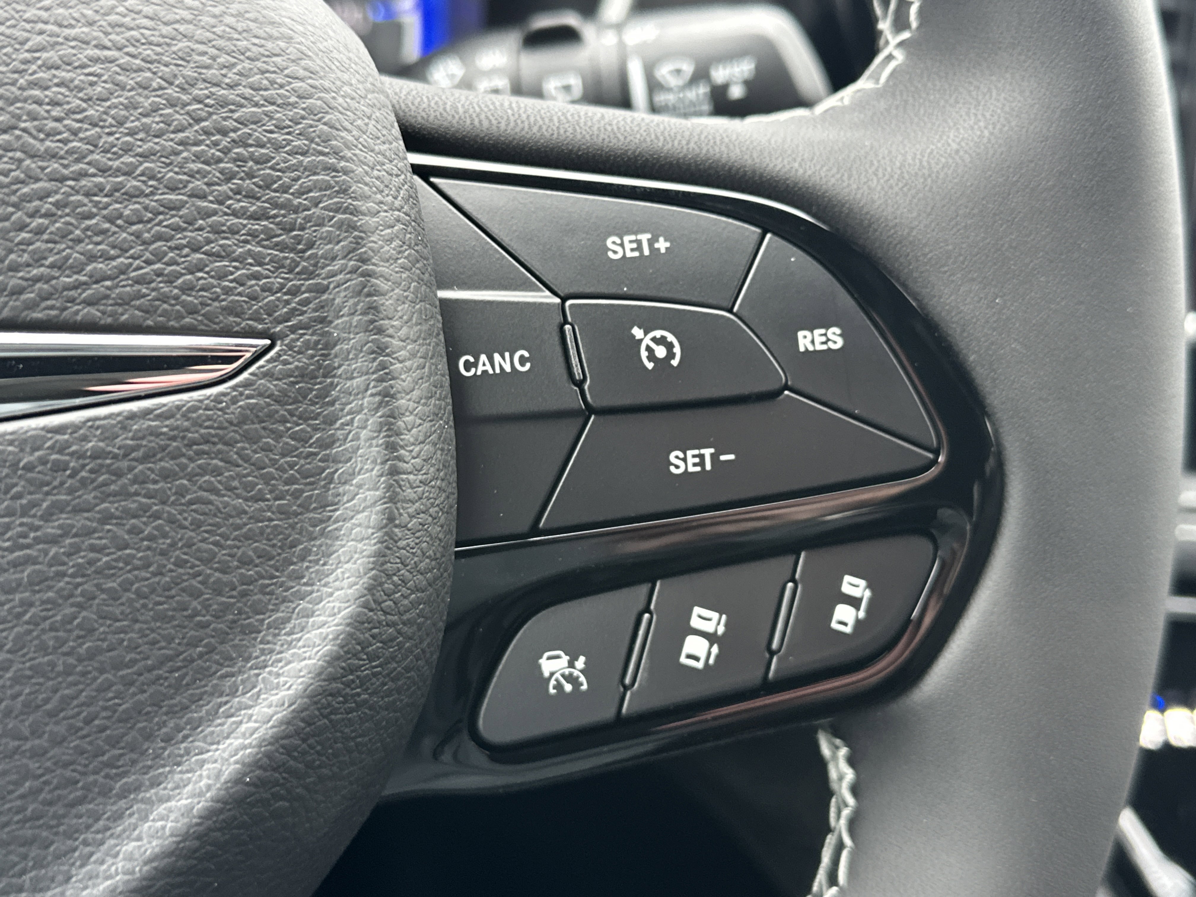 New 2026 Chrysler Pacifica Select image 9