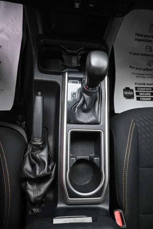 Used 2020 Toyota Tacoma SR5 AWD/4WD image 17