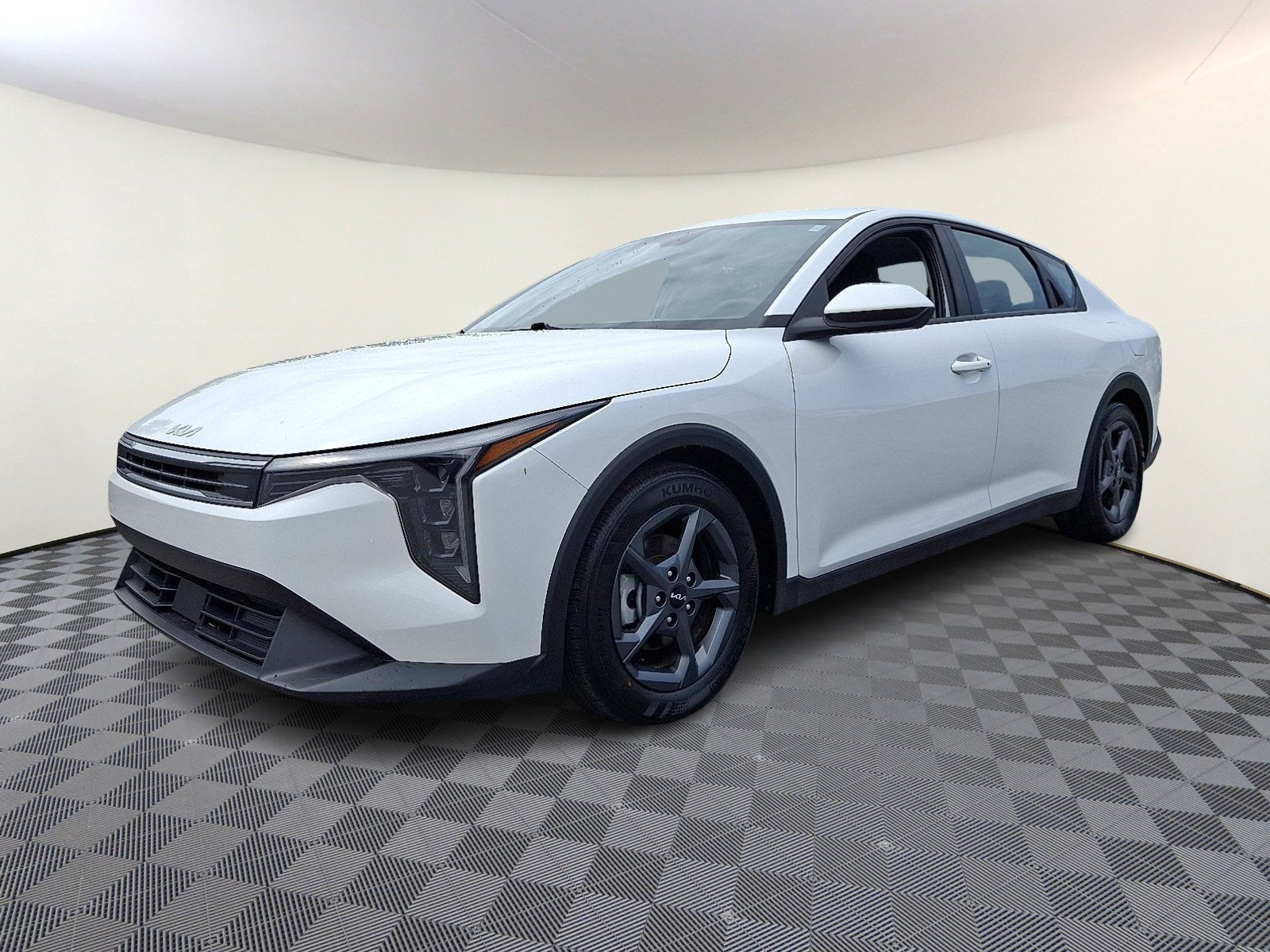 Certified 2025 Kia K4 FWD image 3