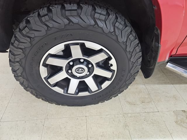 Used 2021 Toyota 4Runner TRD Off-Road Premium w/ Moonroof Package AWD/4WD image 22