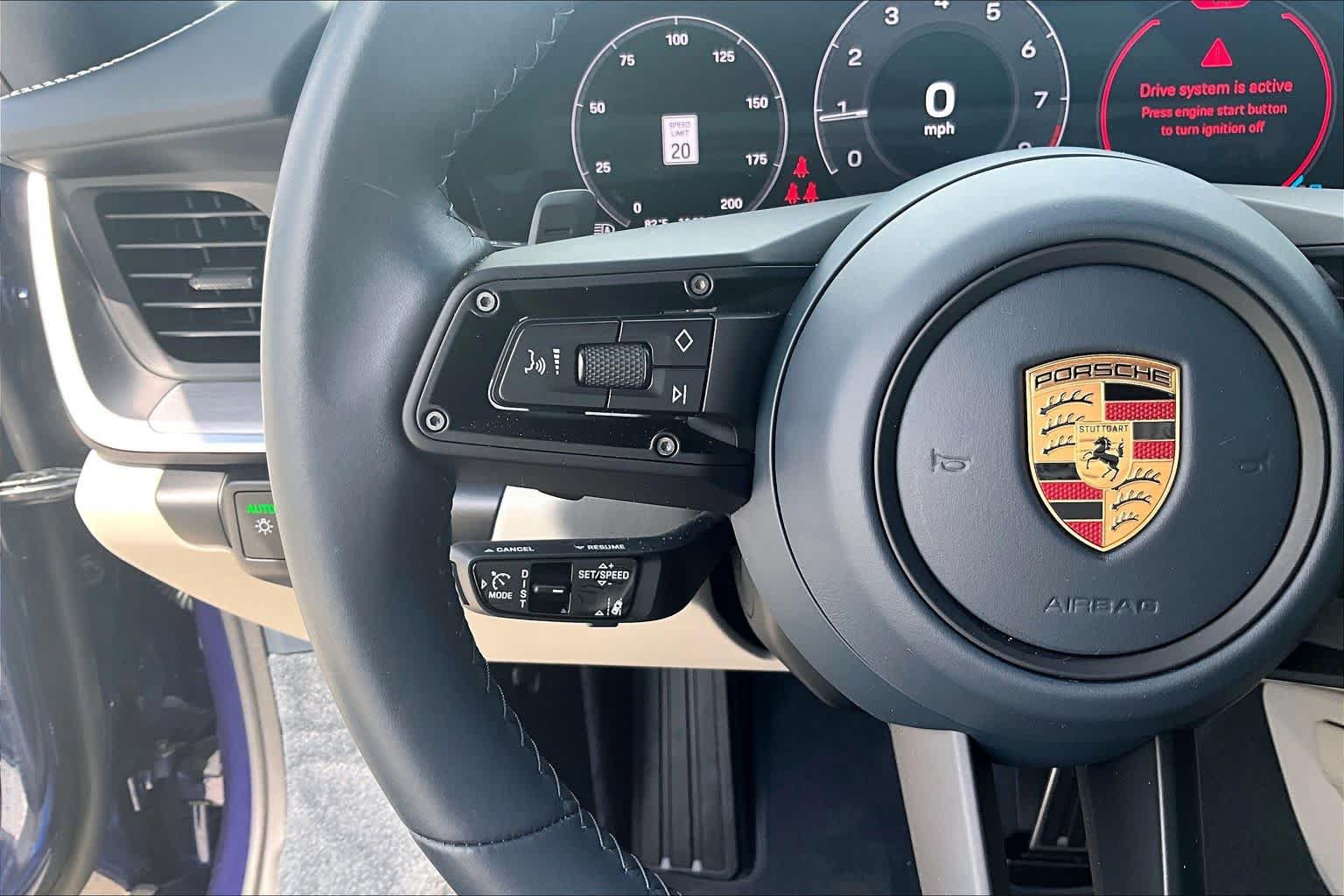 Used 2025 Porsche 911 Carrera RWD image 18