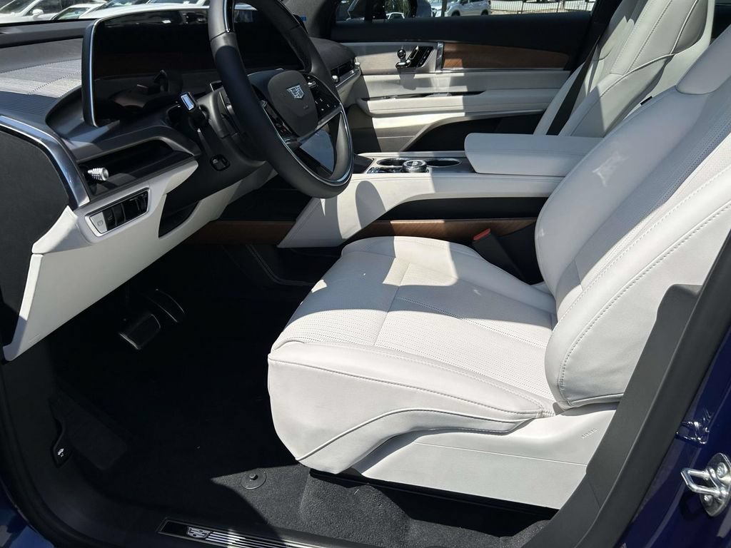 New 2027 Cadillac Vistiq Luxury AWD/4WD image 21