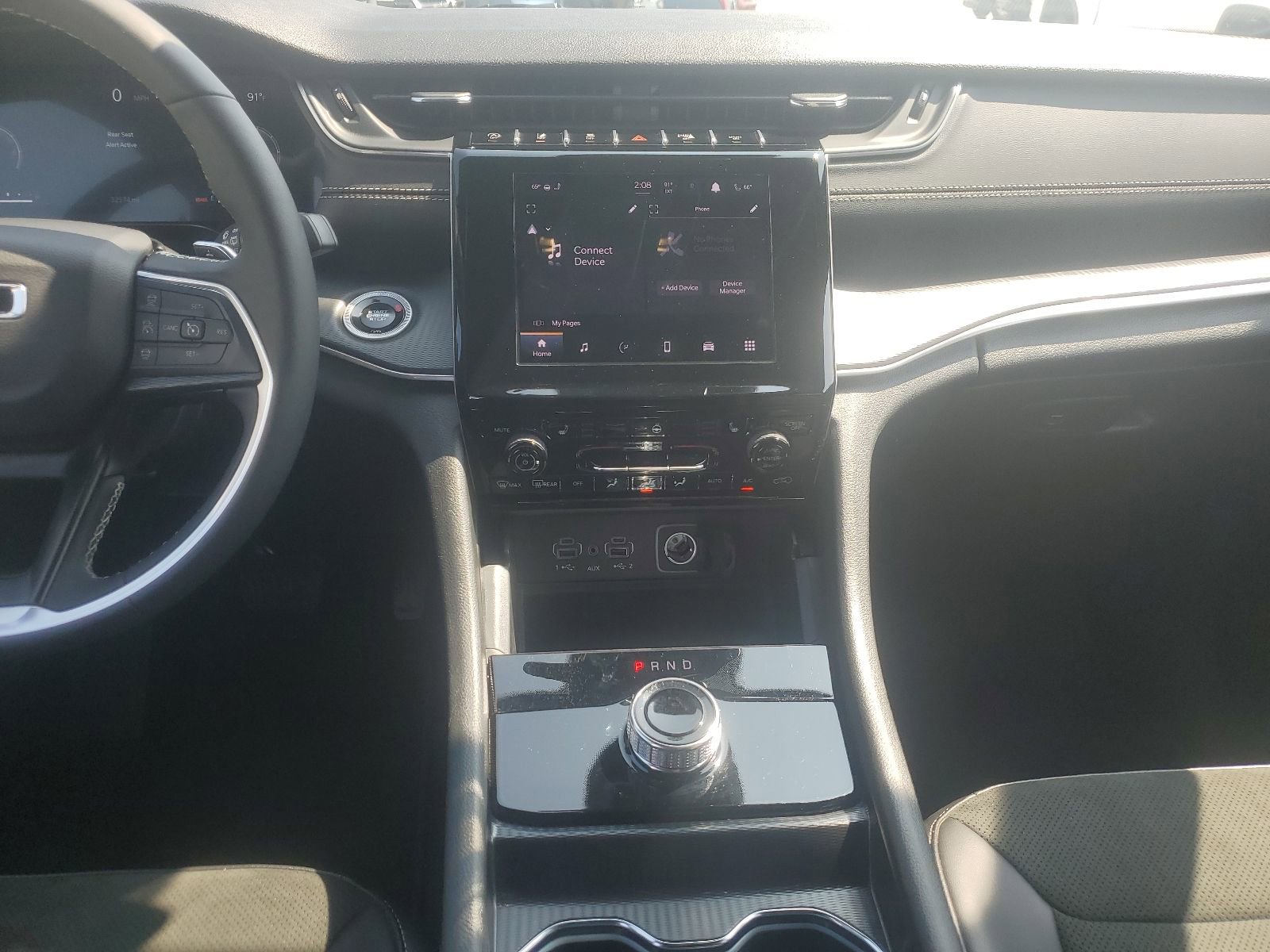 Used 2025 Jeep Grand Cherokee Altitude AWD/4WD image 10