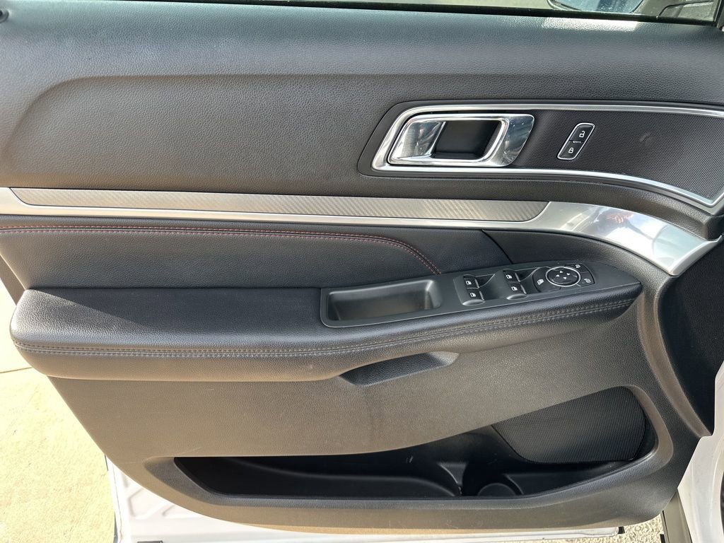 Used 2017 Ford Explorer Sport image 17
