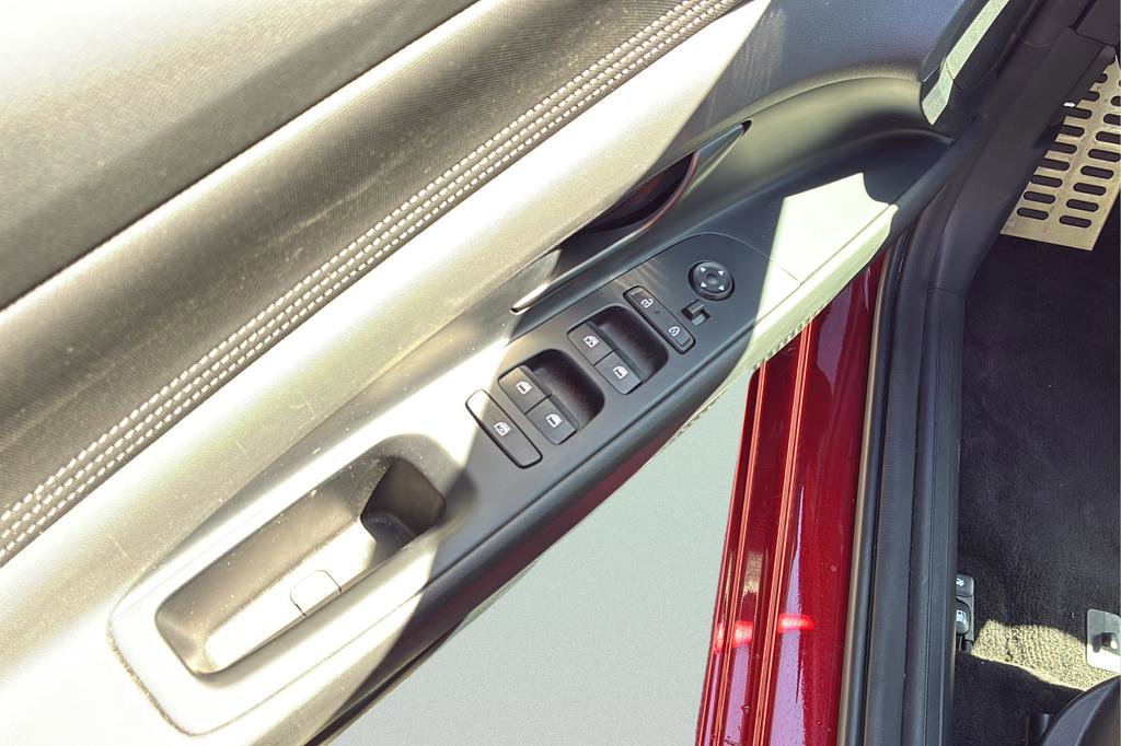 Certified 2025 Hyundai Elantra Sport image 11