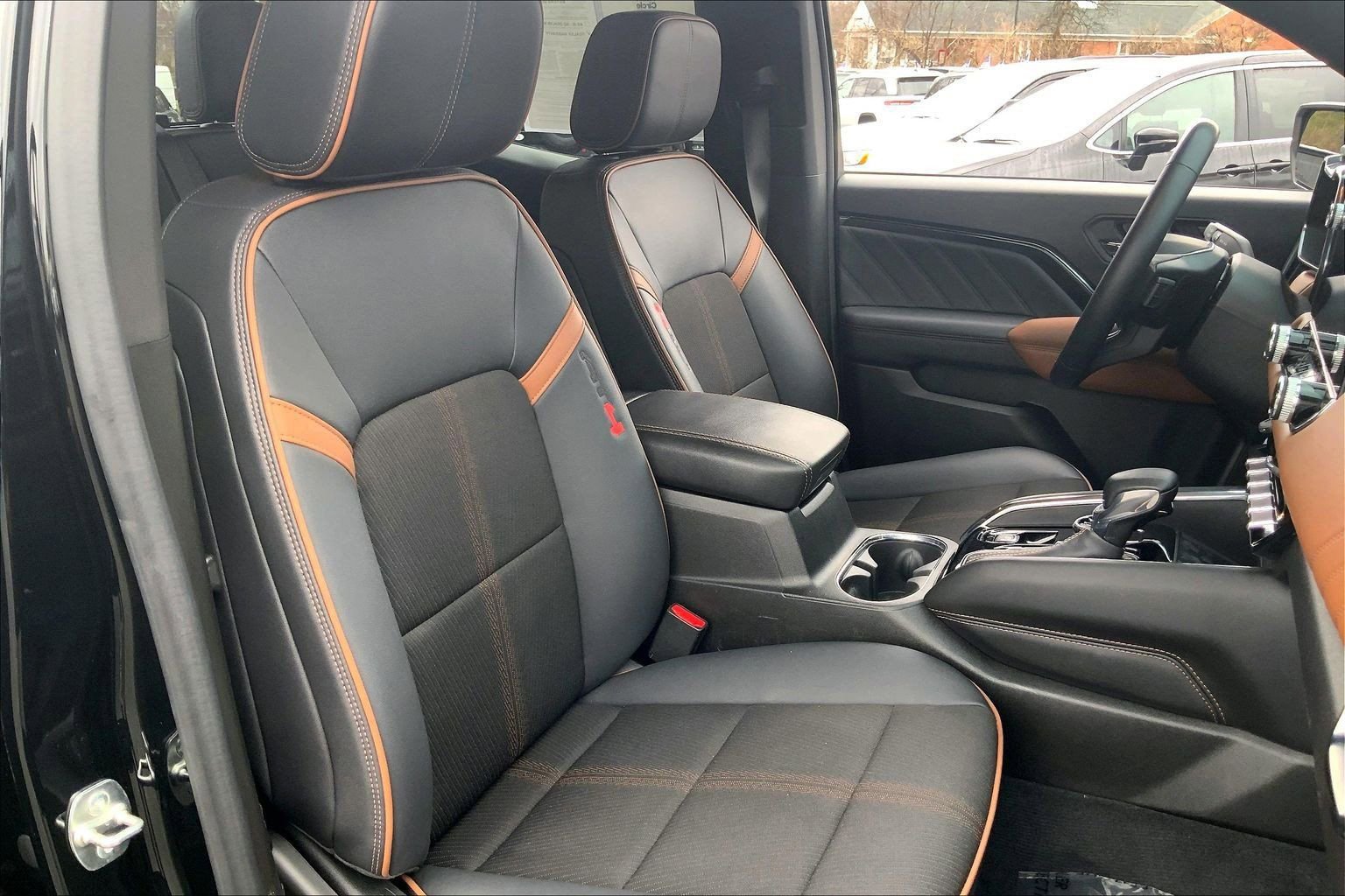 Used 2024 GMC Canyon AT4 AWD/4WD image 7