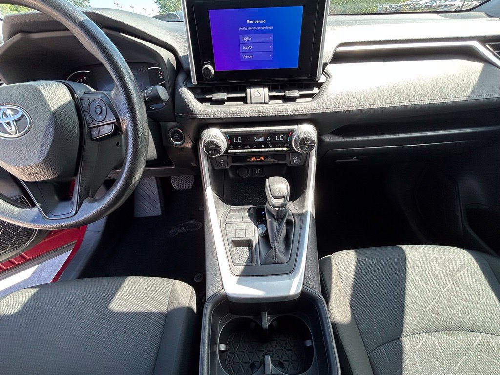 Used 2025 Toyota RAV4 XLE AWD/4WD image 16