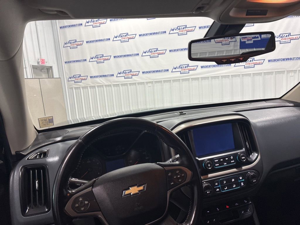 Used 2015 Chevrolet Colorado Z71 AWD/4WD image 2