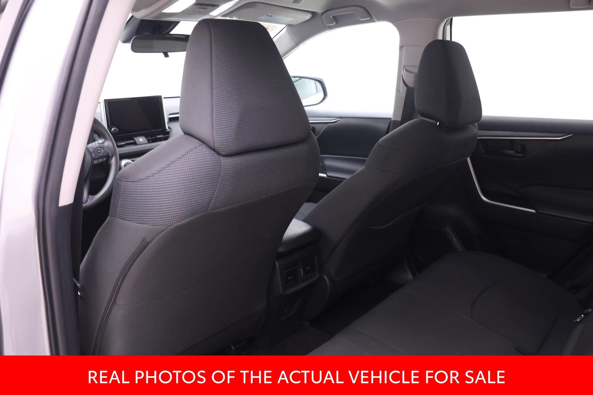 Used 2024 Toyota RAV4 LE AWD/4WD image 11