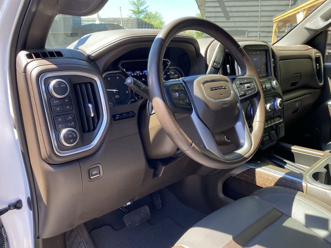 Used 2023 GMC Sierra 3500 Denali w/ Denali Ultimate Package AWD/4WD image 2