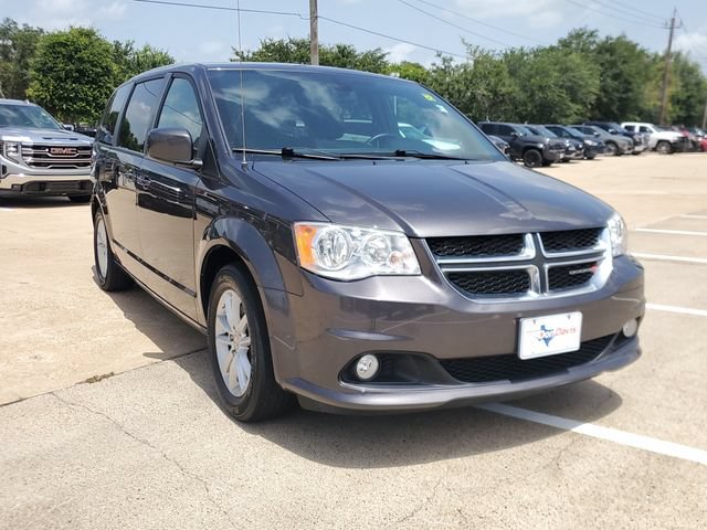 Used 2020 Dodge Grand Caravan SE FWD image 2