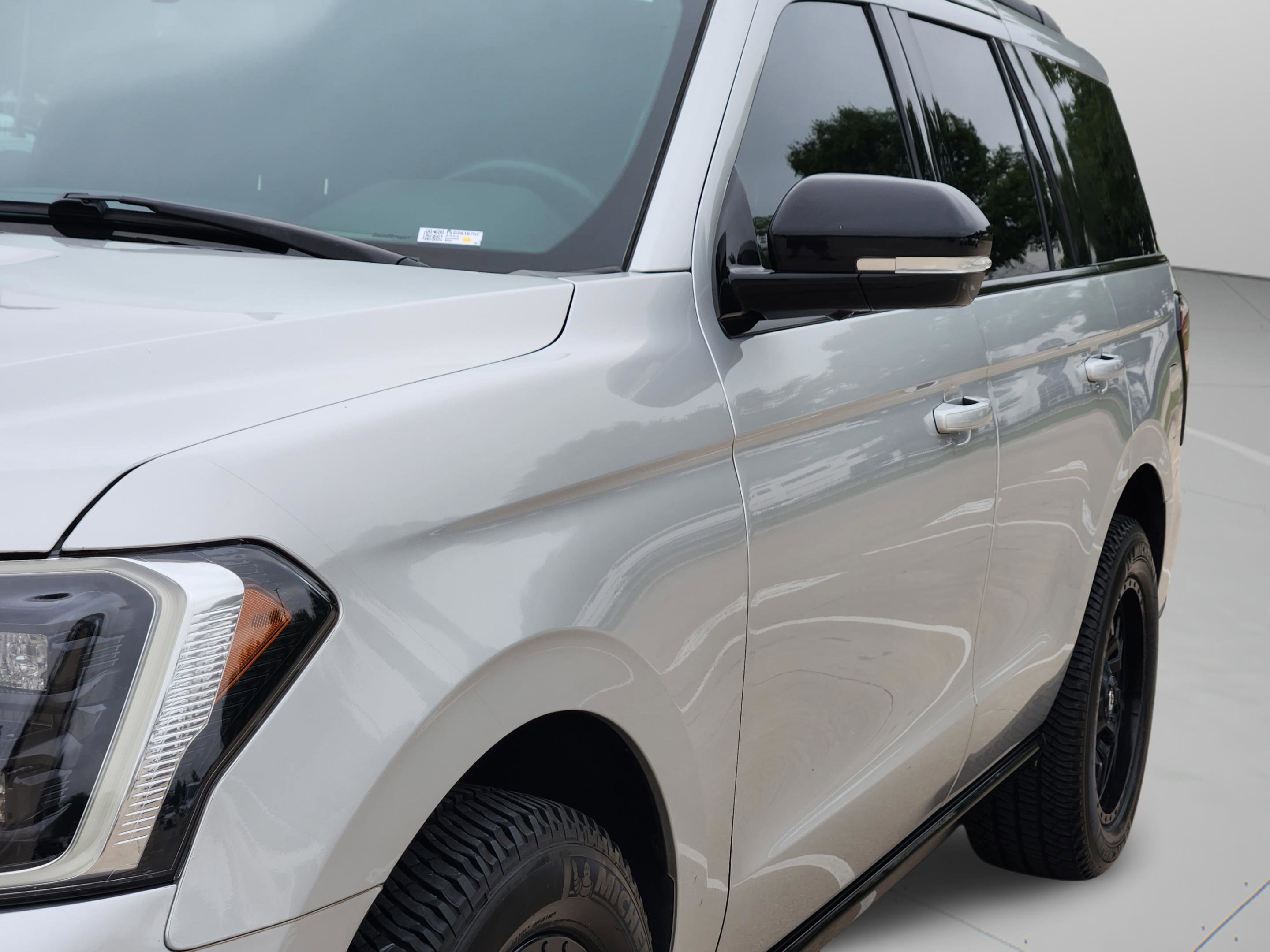 Used 2019 Ford Expedition Limited w/ Equipment Group 303A AWD/4WD image 38