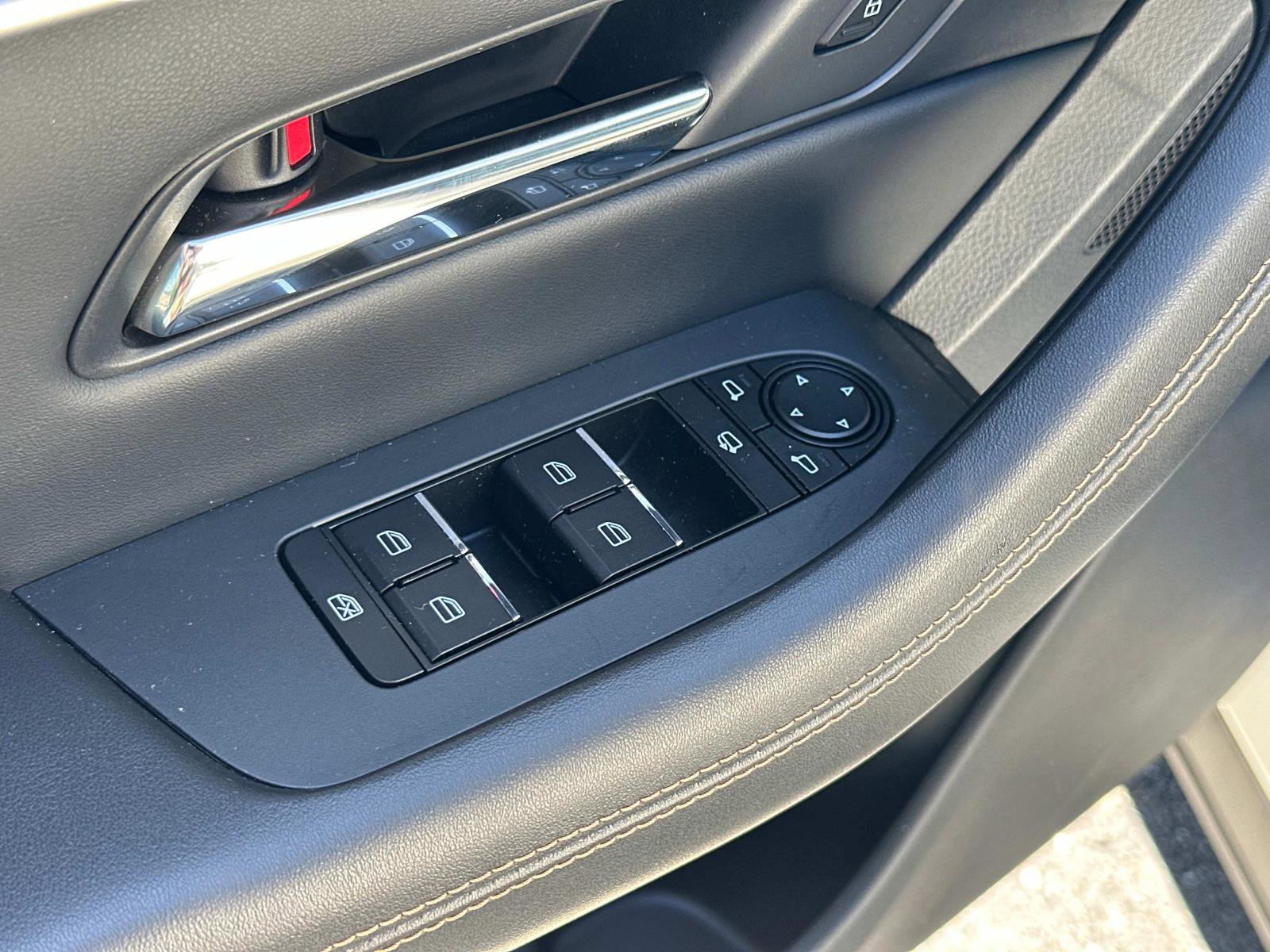 Certified 2025 MAZDA CX-70 Plug-In Hybrid w/ Premium Plus image 16