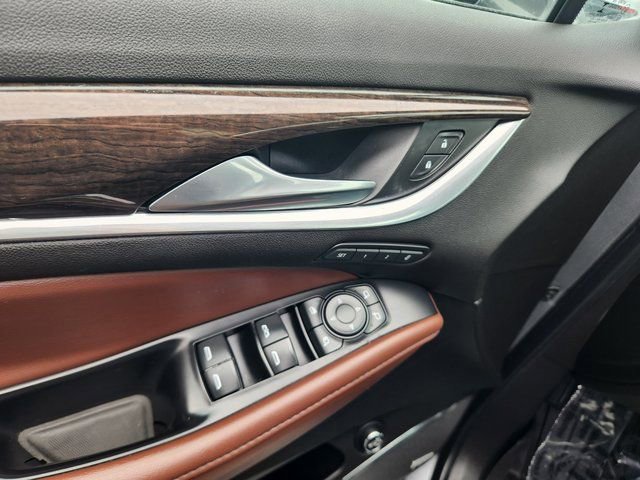 Used 2021 Buick Enclave Avenir w/ Avenir Technology Package image 12