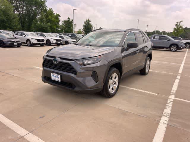 Used 2021 Toyota RAV4 LE AWD/4WD image 2