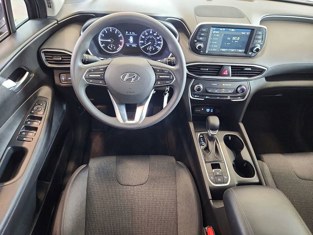Used 2020 Hyundai Santa Fe SE image 2