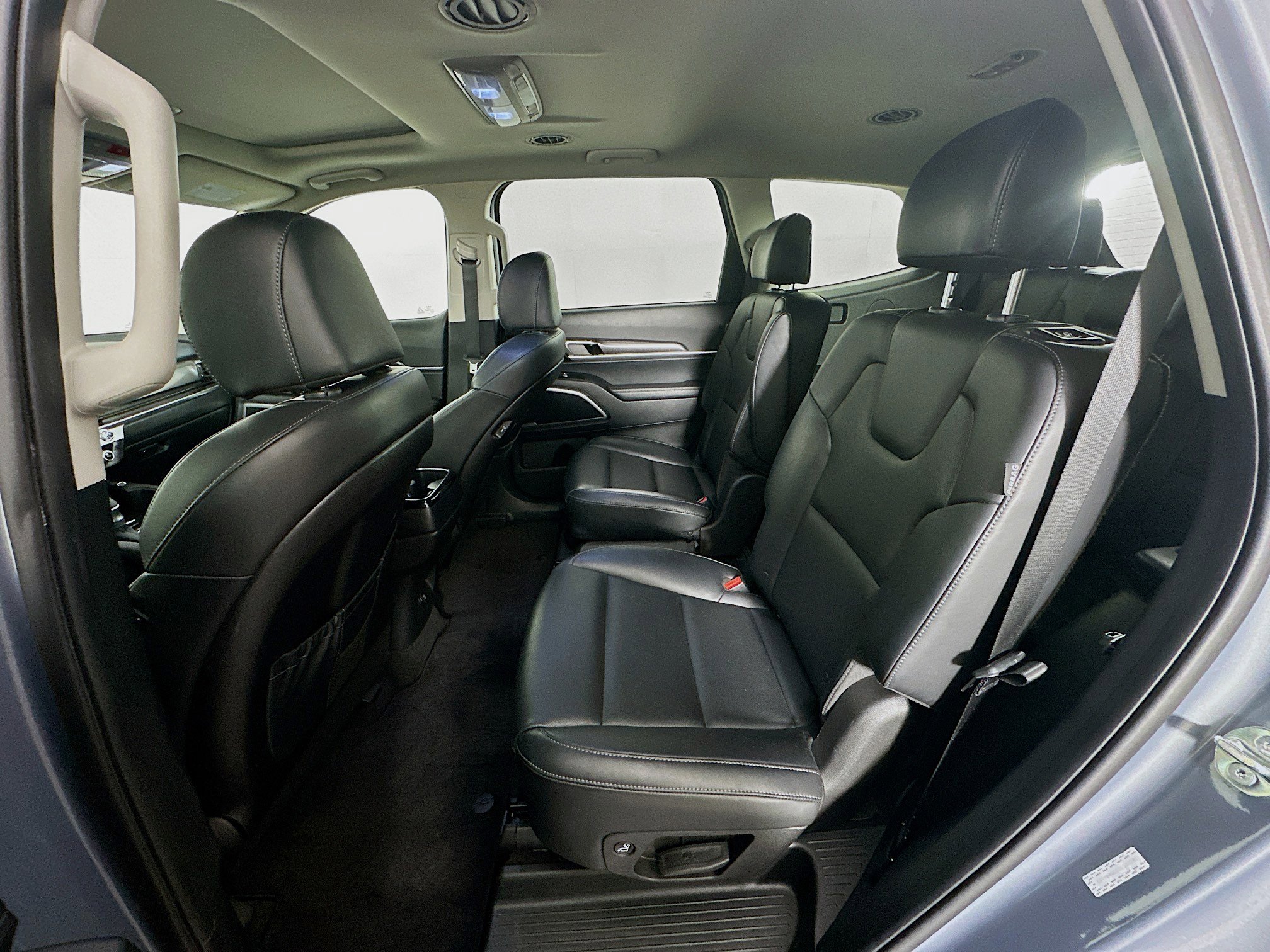 Used 2025 Kia Telluride S image 30