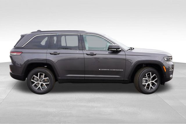 New 2025 Jeep Grand Cherokee Limited w/ Trailer Tow Package image 2