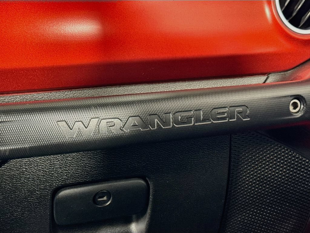 Used 2018 Jeep Wrangler Unlimited Rubicon AWD/4WD image 22