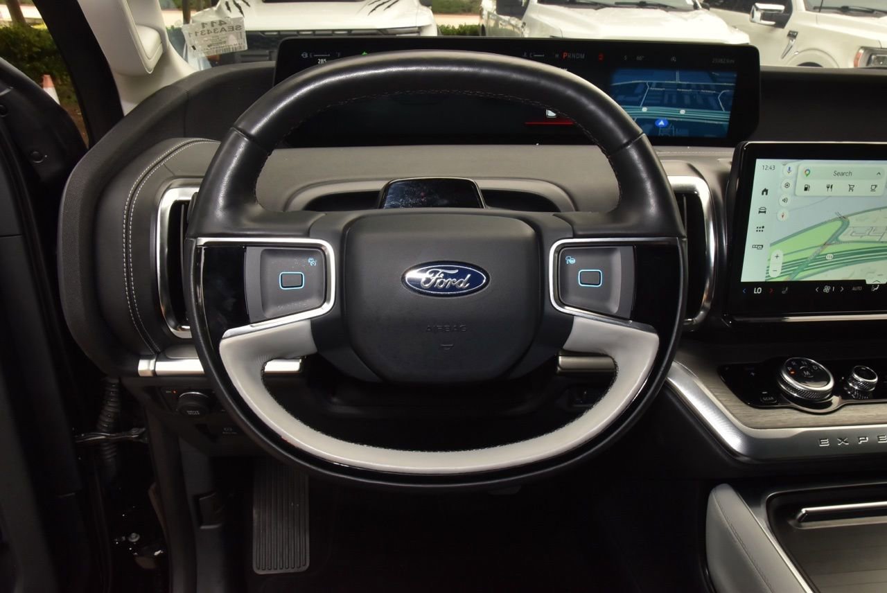 Certified 2025 Ford Expedition Platinum AWD/4WD image 23