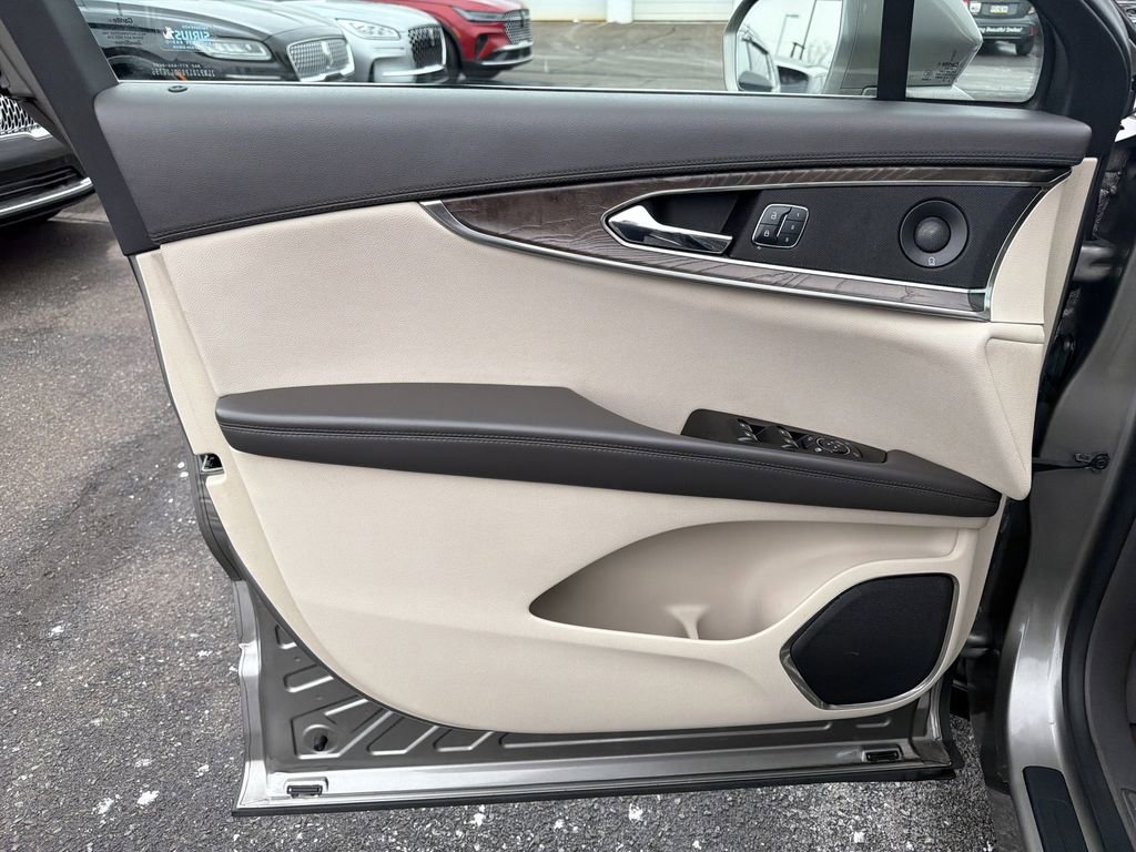 Used 2016 Lincoln MKX Reserve w/ Technology Package image 10