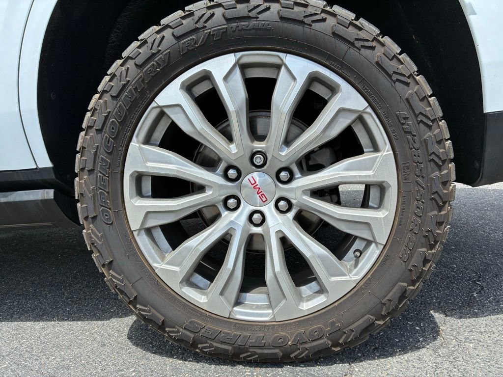 Used 2022 GMC Yukon Denali RWD image 28