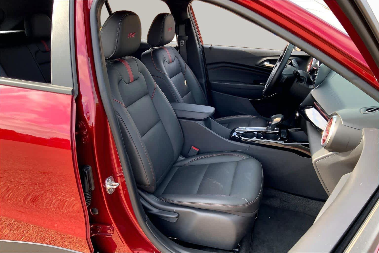 Used 2025 Chevrolet Trax RS w/ Driver Confidence Package FWD image 9