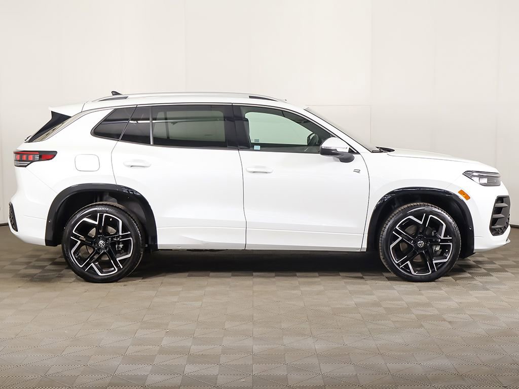 Used 2026 Volkswagen Tiguan SEL R-Line AWD/4WD image 24
