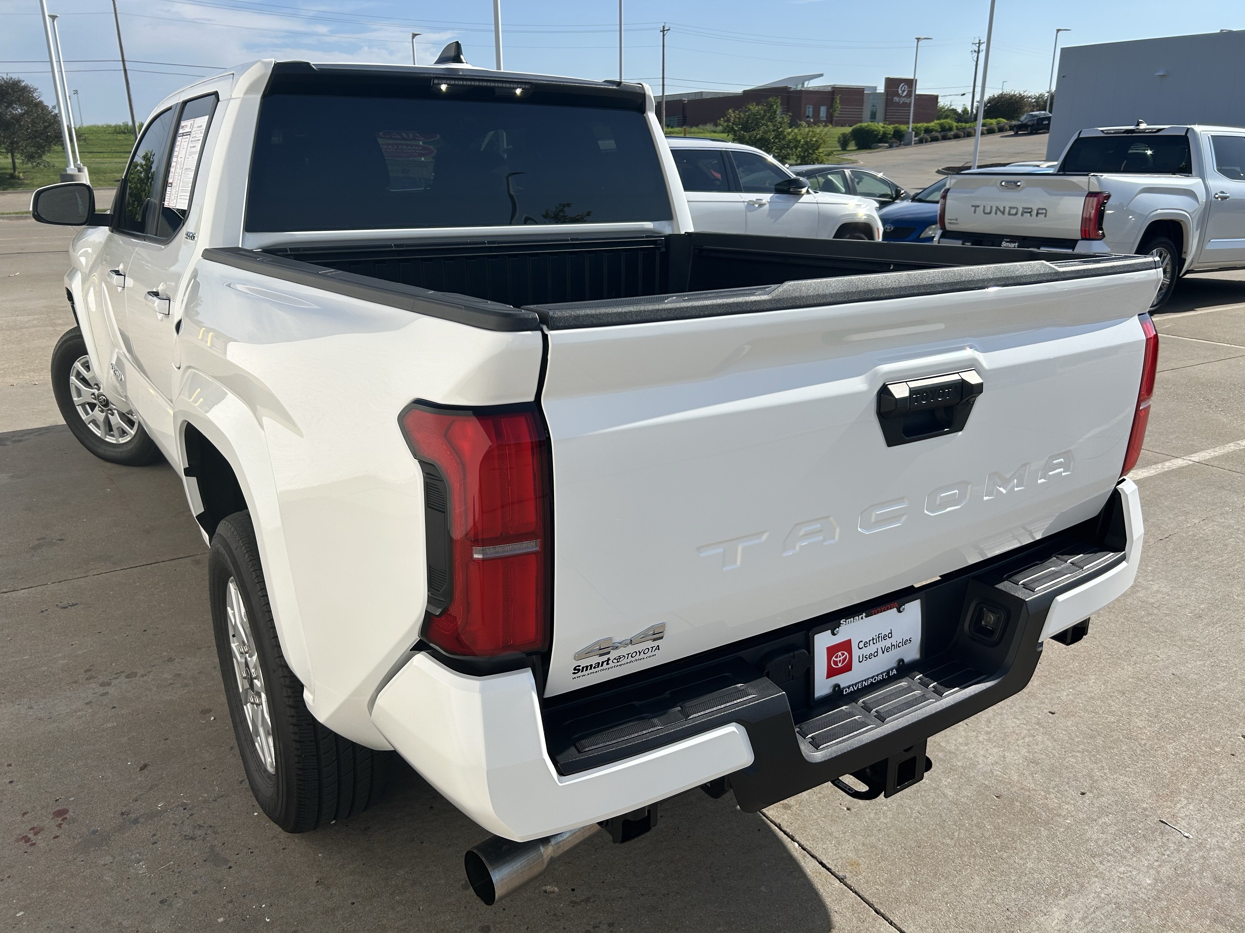 Certified 2025 Toyota Tacoma SR5 AWD/4WD image 4