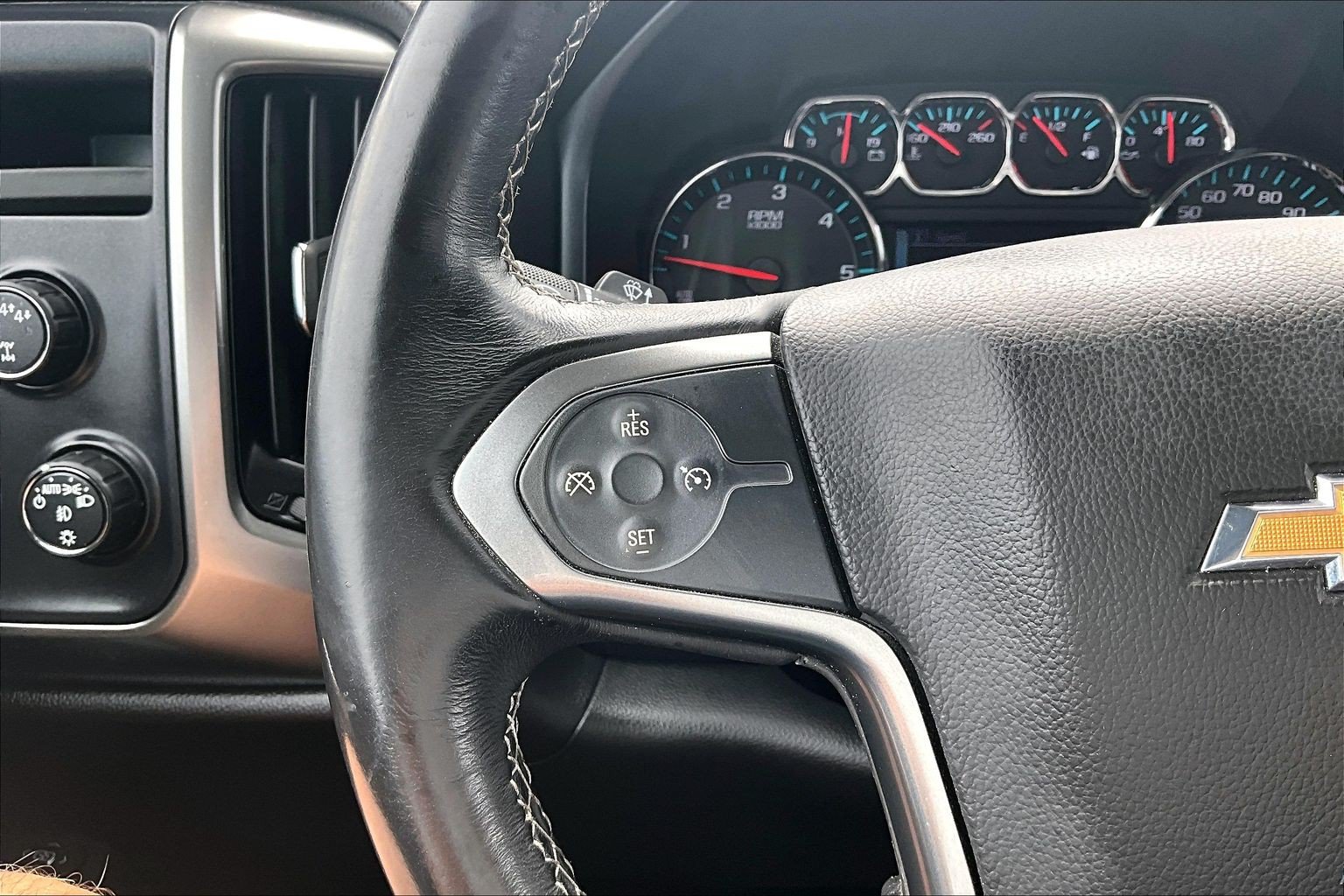Used 2017 Chevrolet Silverado 1500 LT w/ LT Eassist Package AWD/4WD image 22