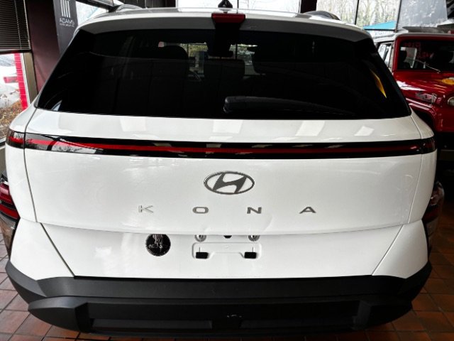 Used 2024 Hyundai Kona SEL image 12